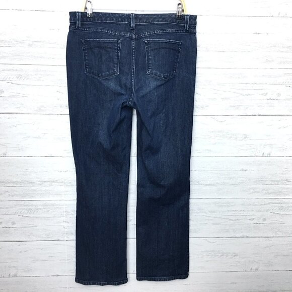 L.L. Bean Women's Straight Leg Jeans Dark Wash Favorite Fit size 12 length 32" - Picture 9 of 10